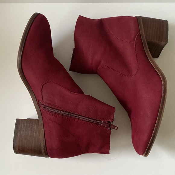 Gianni Bini Wand-Erer Leather Upper Cherrywood Boot Size 9.5 - Picture 7 of 11